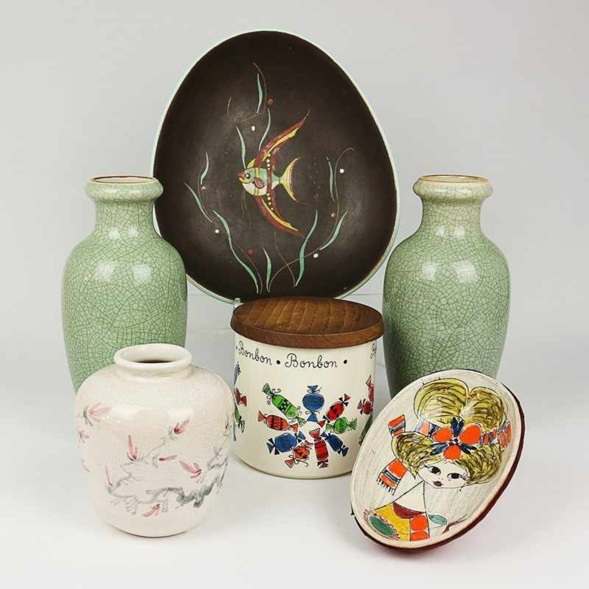 Konvolut - Keramik 1950/60er J., 6 Teile, 1 Bonboniere, Goebel, Gra 135, 1 Schale, us. Lederbezug, 1