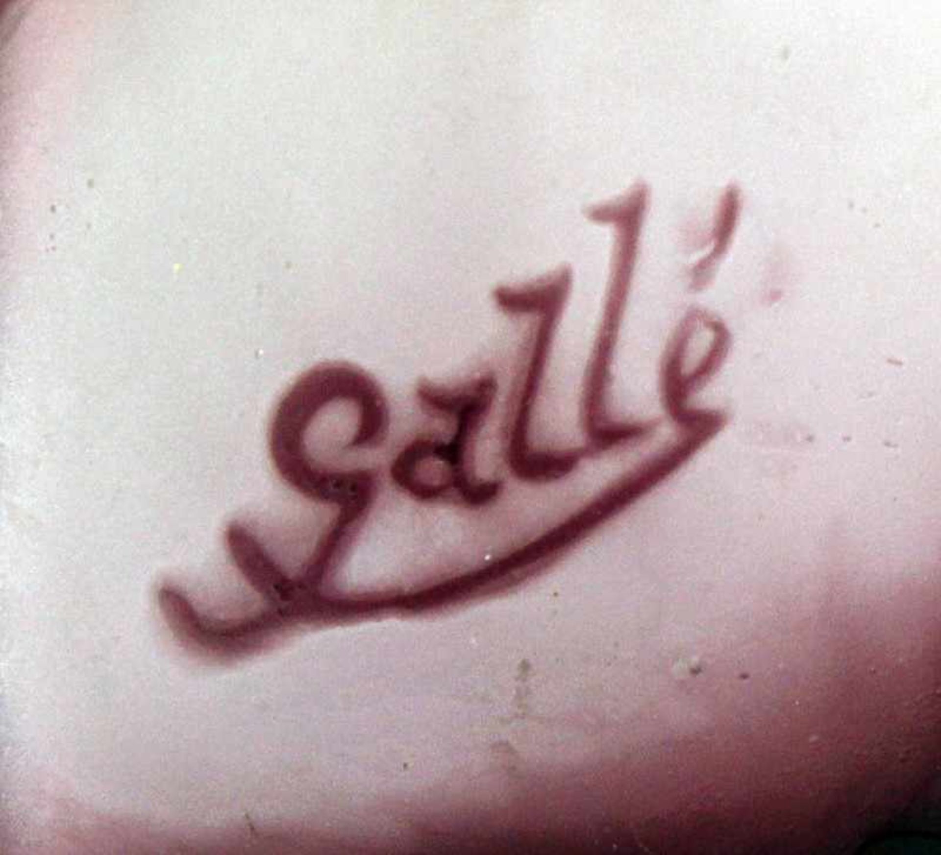 Gallé - Ziervase 1906/14, Emile Gallé, Frankreich, farbloses Glas, milchig weiß unterfangen, - Bild 3 aus 3