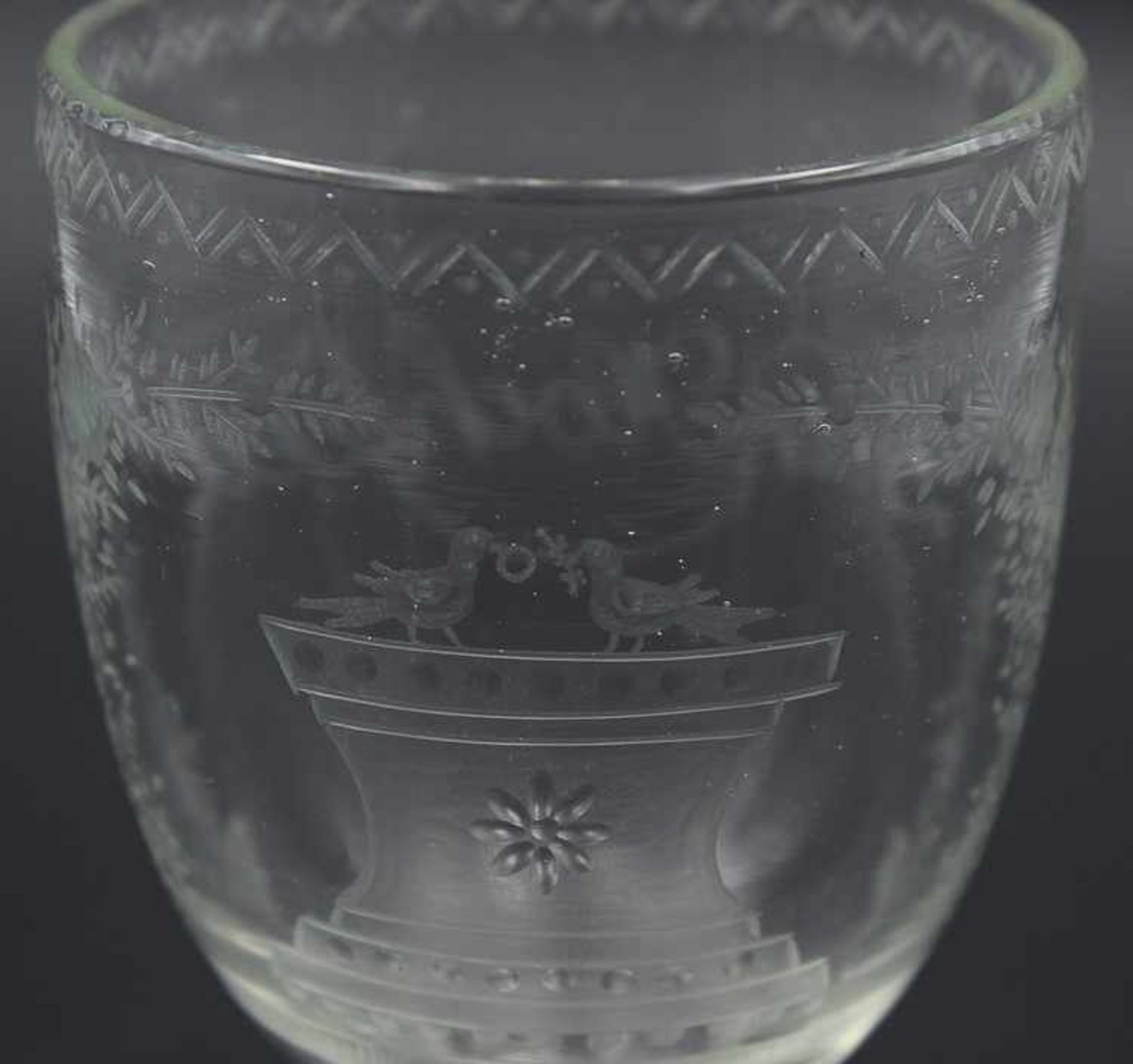 Biedermeier - Hochzeitsbecher19. Jh., Biedermeier, farbloses Glas, runder, leicht gewölbter, 1-mal - Bild 2 aus 2