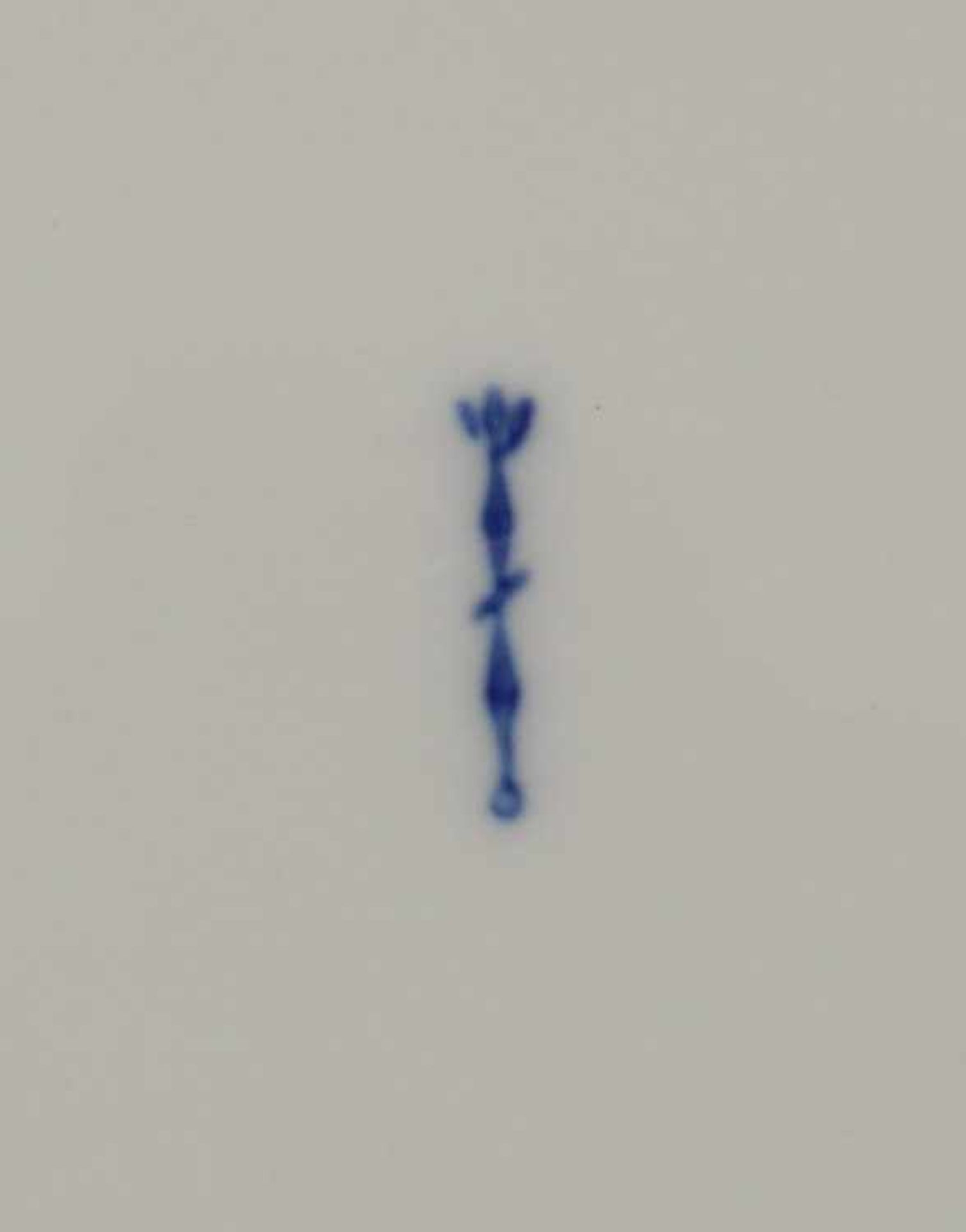 KPM - Schalen1962-92, blaue Zeptermarke, 2. Wahl, 2 St., 1x oval-bauchige Henkelschale, 1x rundliche - Bild 2 aus 2