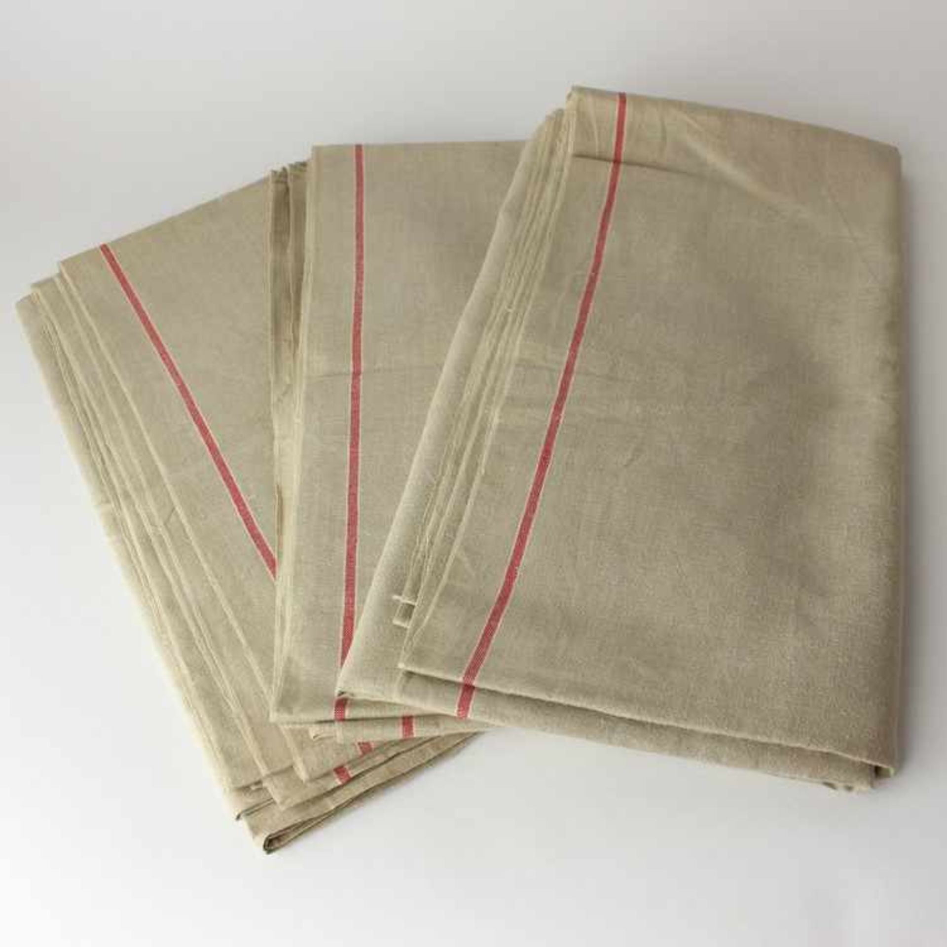 Mangeltücher - Drei Stückum 1930, beiges Leinen, rote Streifen, ungewaschen, ca. 80 x 300 cm