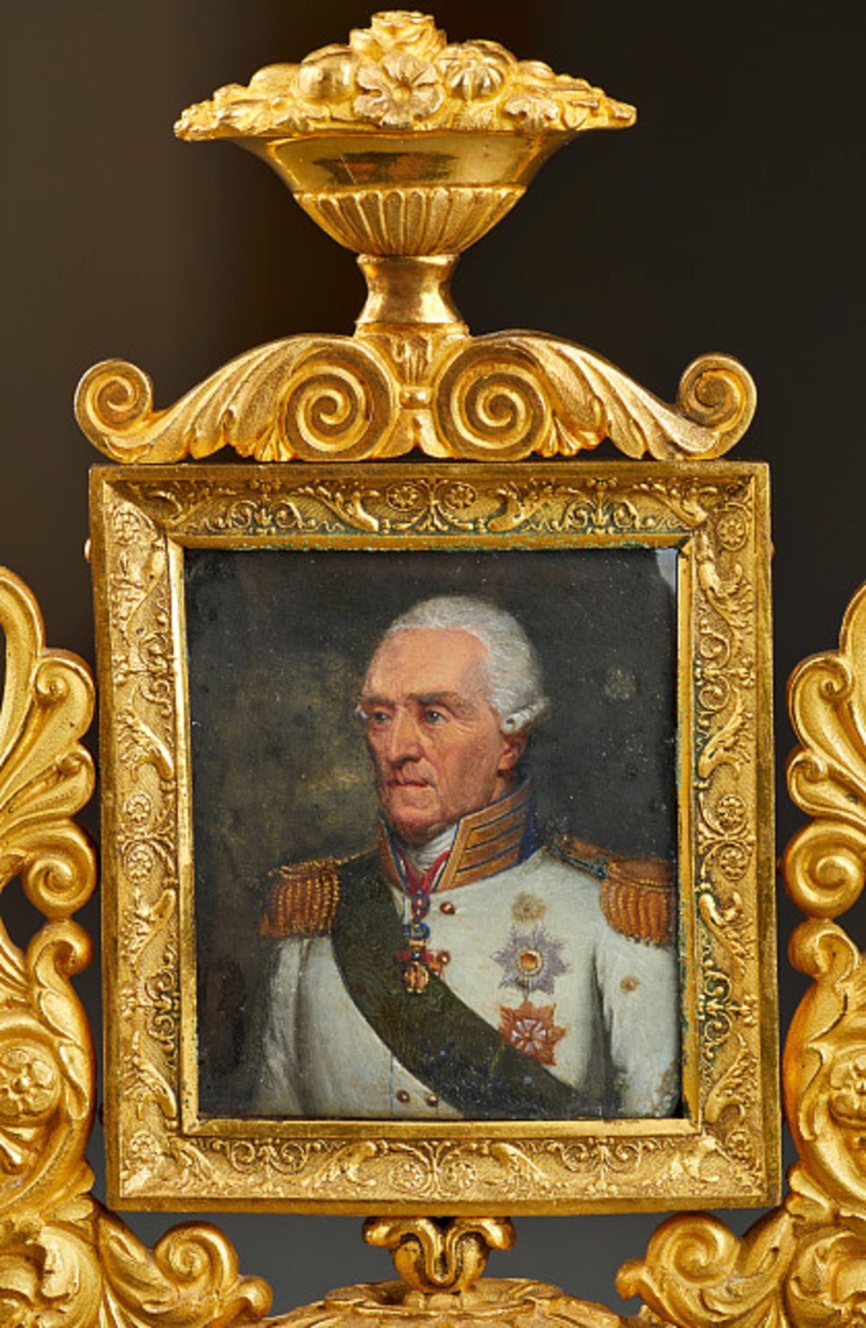 Militaria Deutschland - Sachsen : Presentoir mit Porträtminiatur König Friedrich August I. von - Bild 2 aus 4