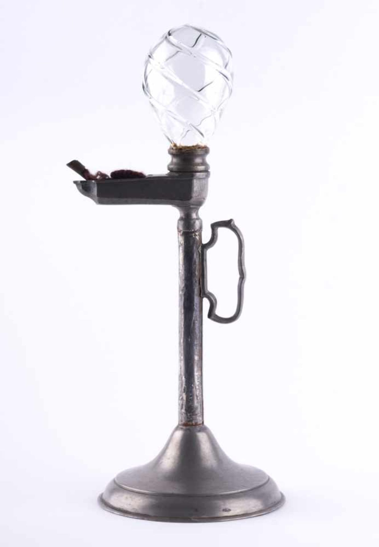 Petroleumleuchter 19. Jhd. / Kerosene candlestick, 19th century Zinn, mit Handhabe zum tragen, H: