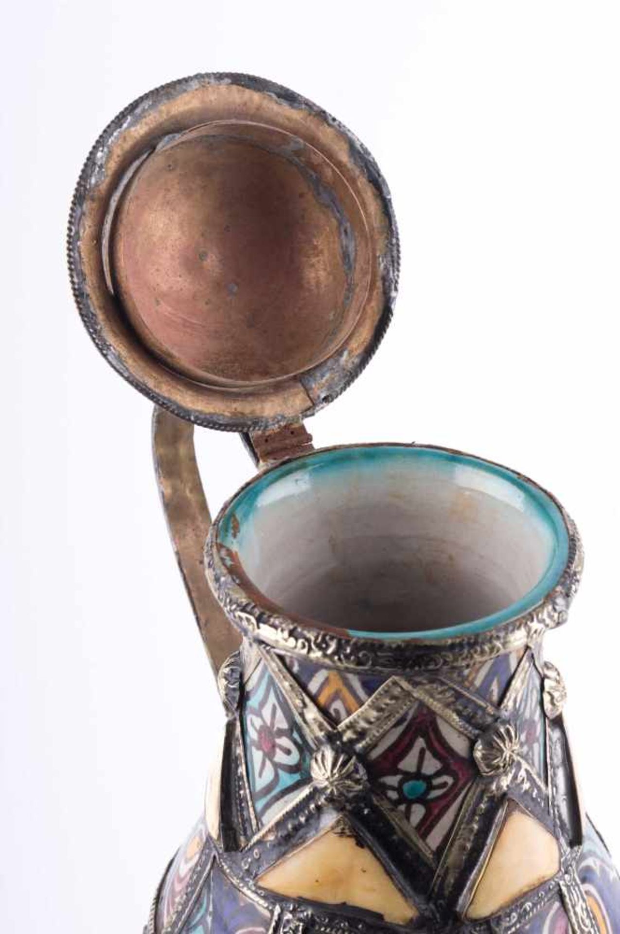 Osmanische Kanne wohl 19. Jhd. / Ottoman jug, probably 19th century Keramik, farbig staffiert, mit - Bild 4 aus 6