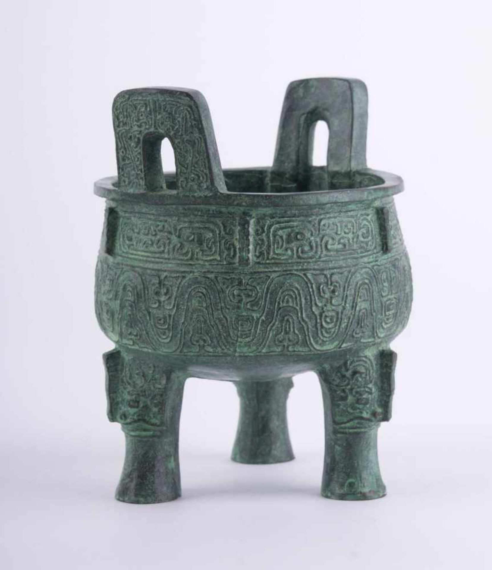 Koro China 19./20. Jhd Bronze, grün patiniert, H: 14 cm, Ø 14 cm bronze, green patina, height: 14 - Bild 2 aus 6