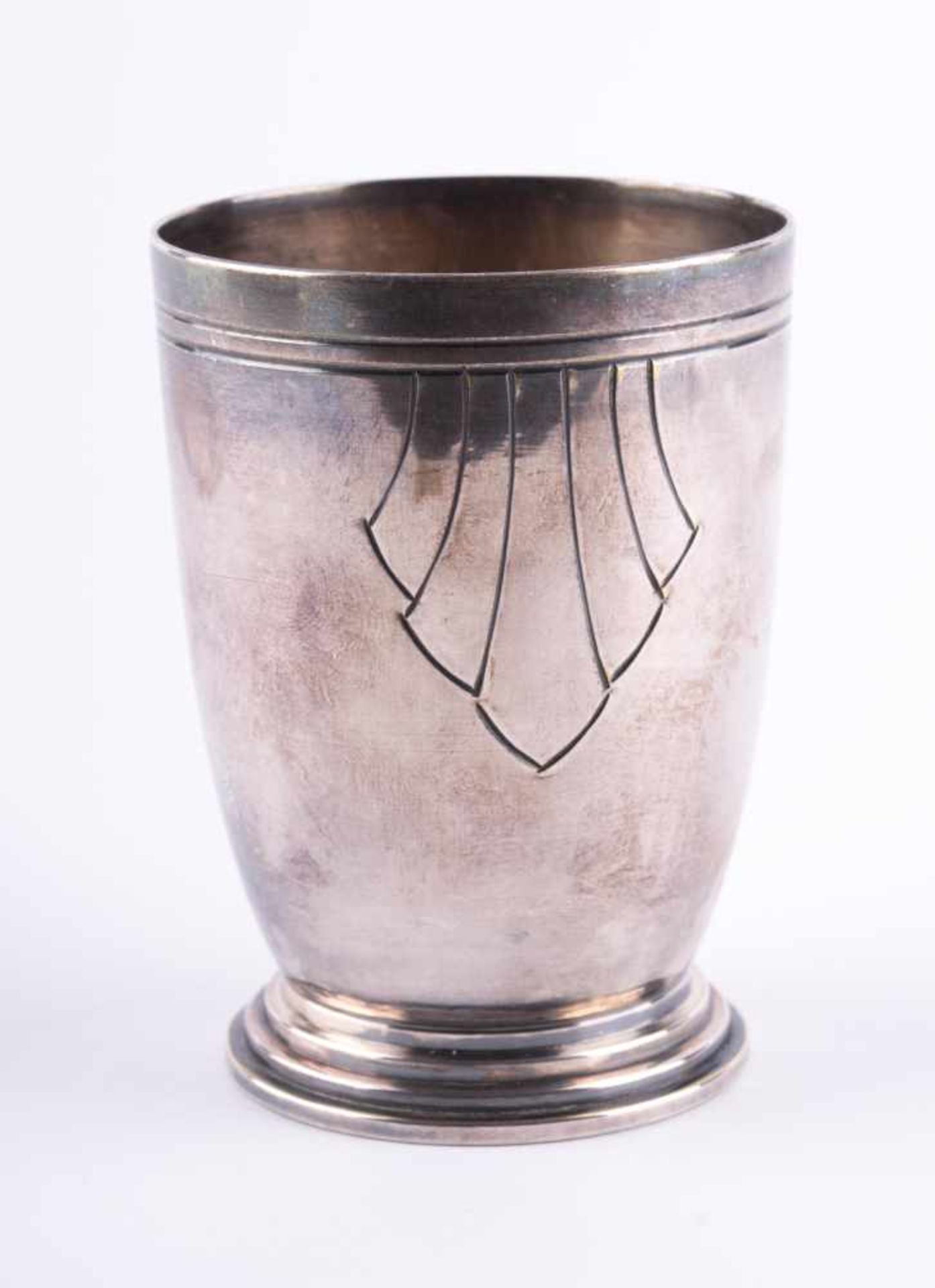 kleiner Silberbecher 19. Jhd. / small silver goblet, 19th century Silber 9 lötig gepunzt, getreppter