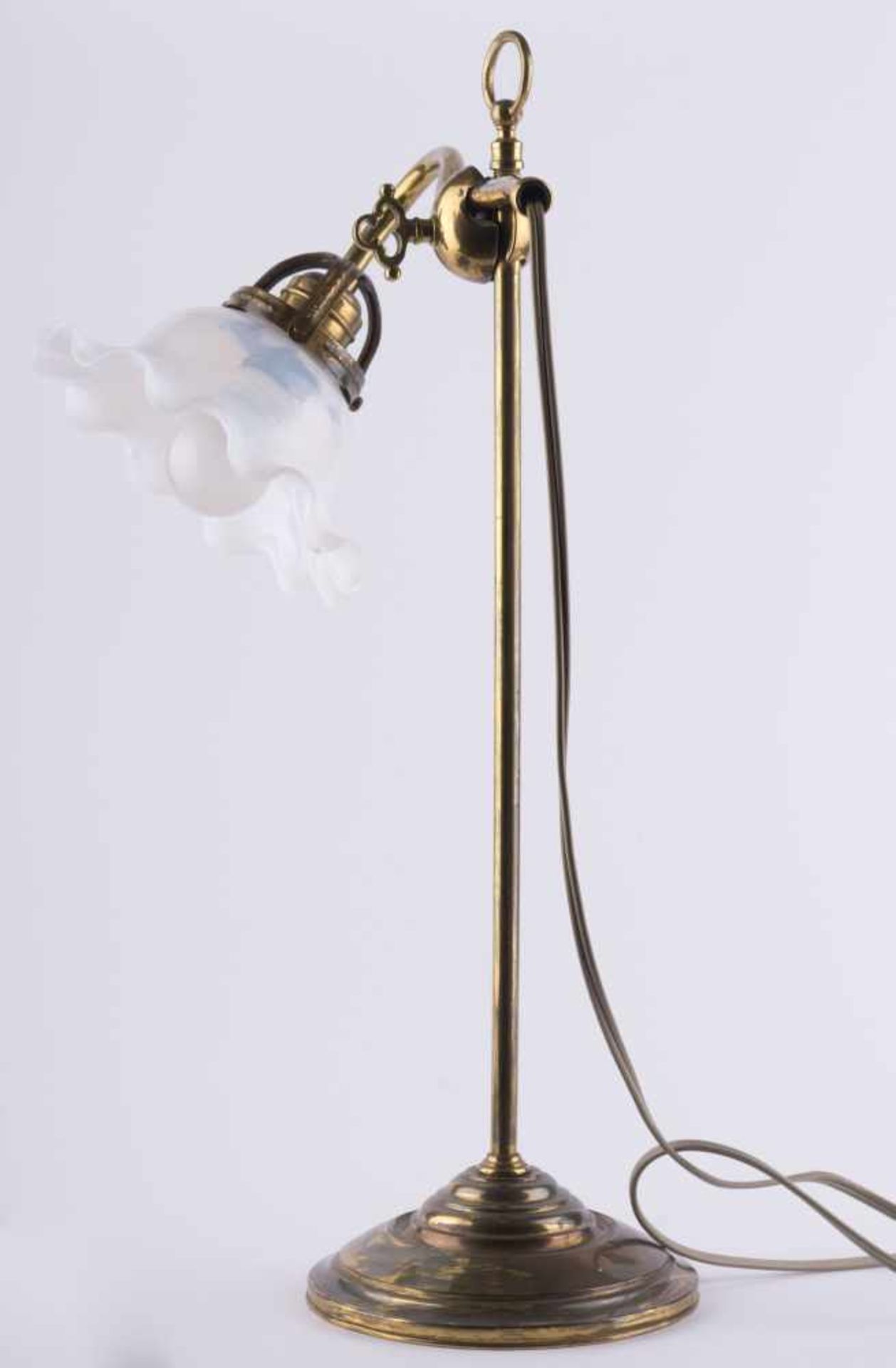 Tischlampe Anfang 20. Jhd. / table lamp, early 20th century Messing, H: ca. 47 cm brass, height: ca. - Bild 3 aus 7