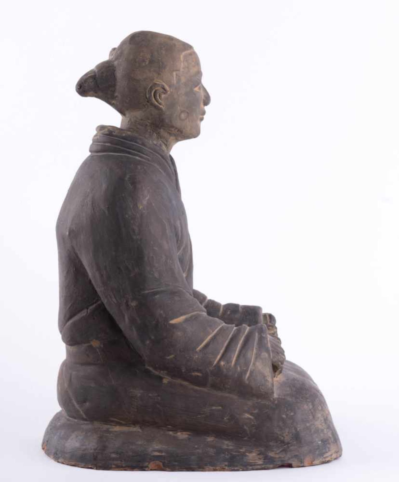 sitzender Buddha China 18./19. Jhd. / sitting Buddha, China 19th/19th century Keramik, umlaufend - Bild 5 aus 7