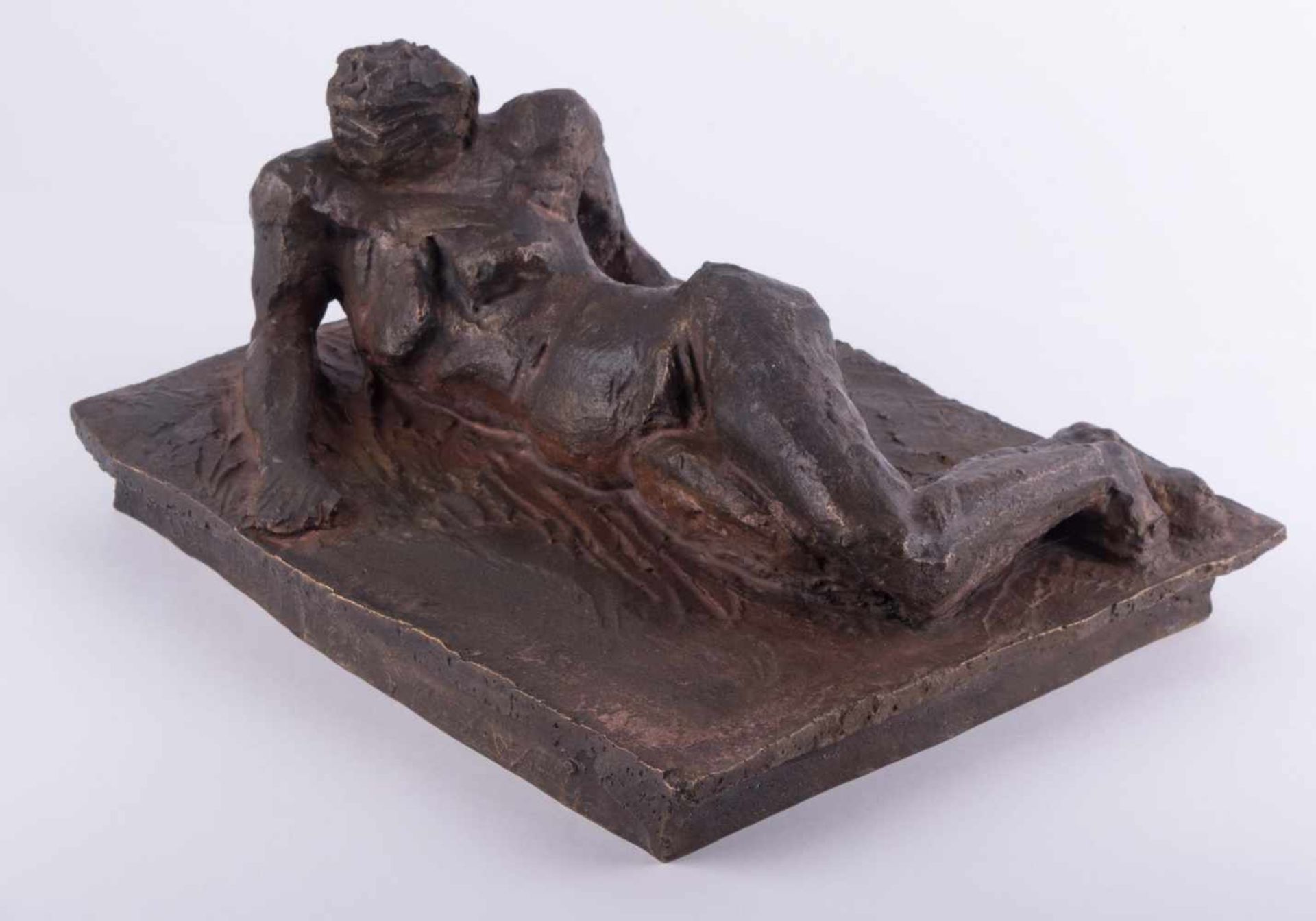 Hans VENT (1934) "Liegende" (2017) Skulptur-Volumen, Bronze, Maße: 17,5 cm x 36,5 cm x 27,5 cm, in - Bild 2 aus 8