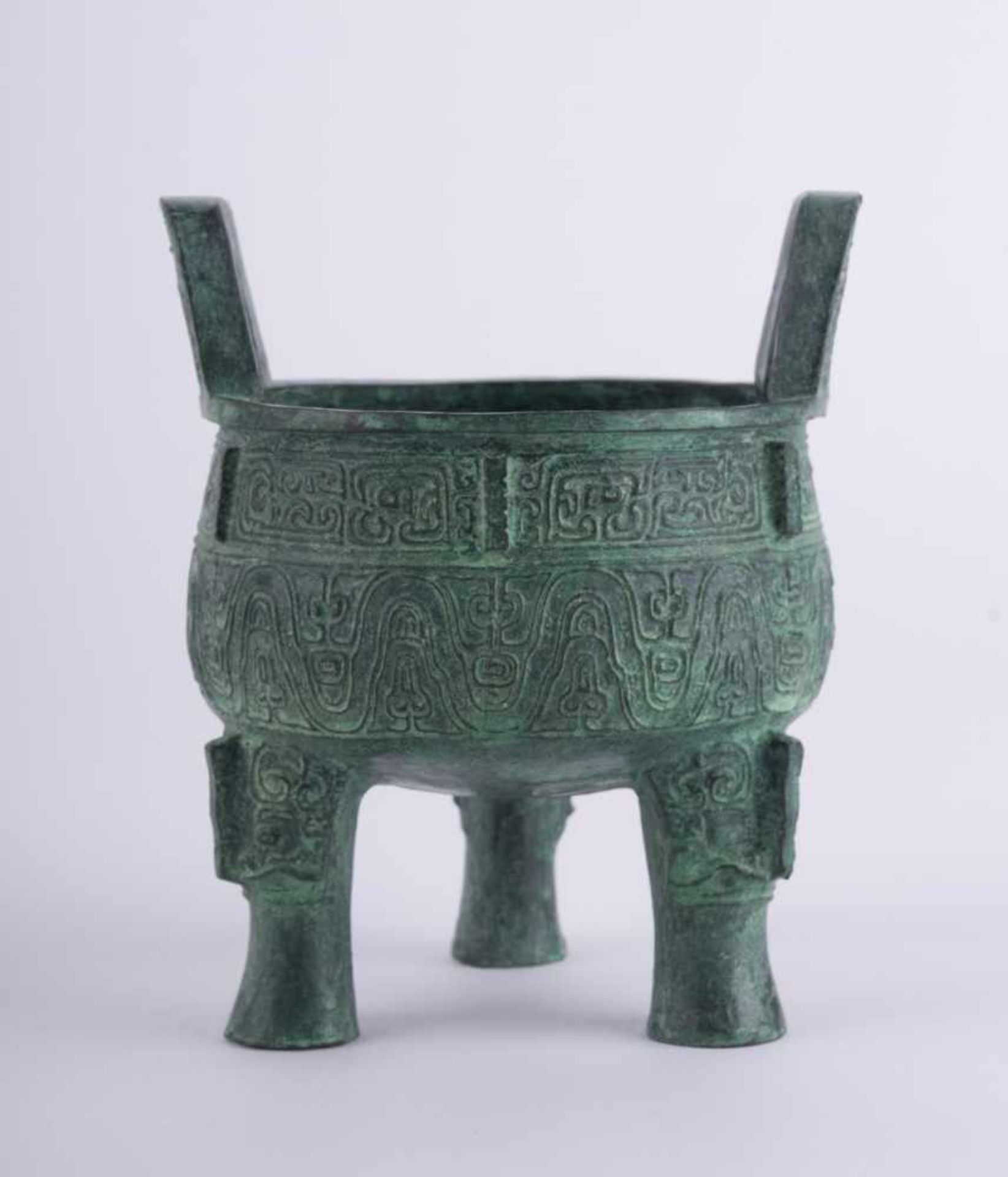 Koro China 19./20. Jhd Bronze, grün patiniert, H: 14 cm, Ø 14 cm bronze, green patina, height: 14 - Bild 3 aus 6