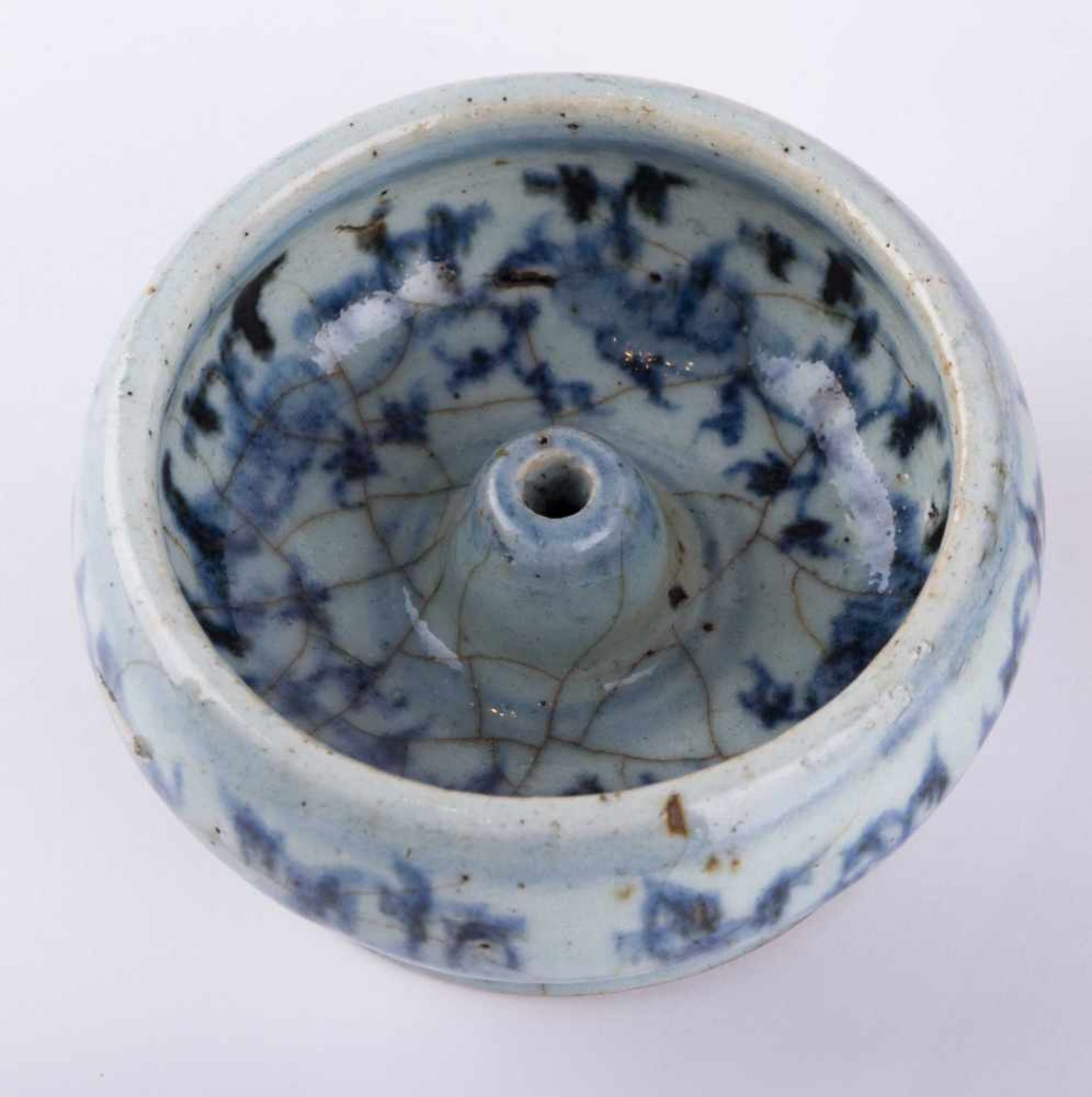 Öl-Lampe China 18./19. Jhd. / Oil lamp, China 18th/19th century mit blau weiß Malerei, krakeliert, - Bild 3 aus 4
