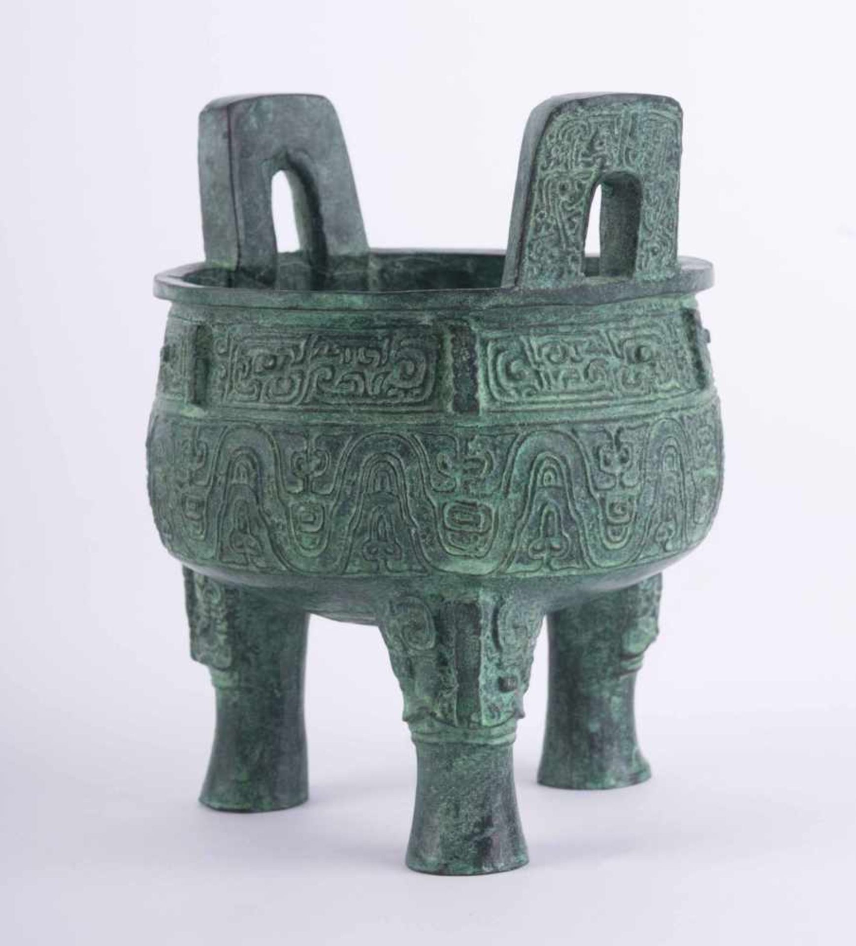 Koro China 19./20. Jhd Bronze, grün patiniert, H: 14 cm, Ø 14 cm bronze, green patina, height: 14