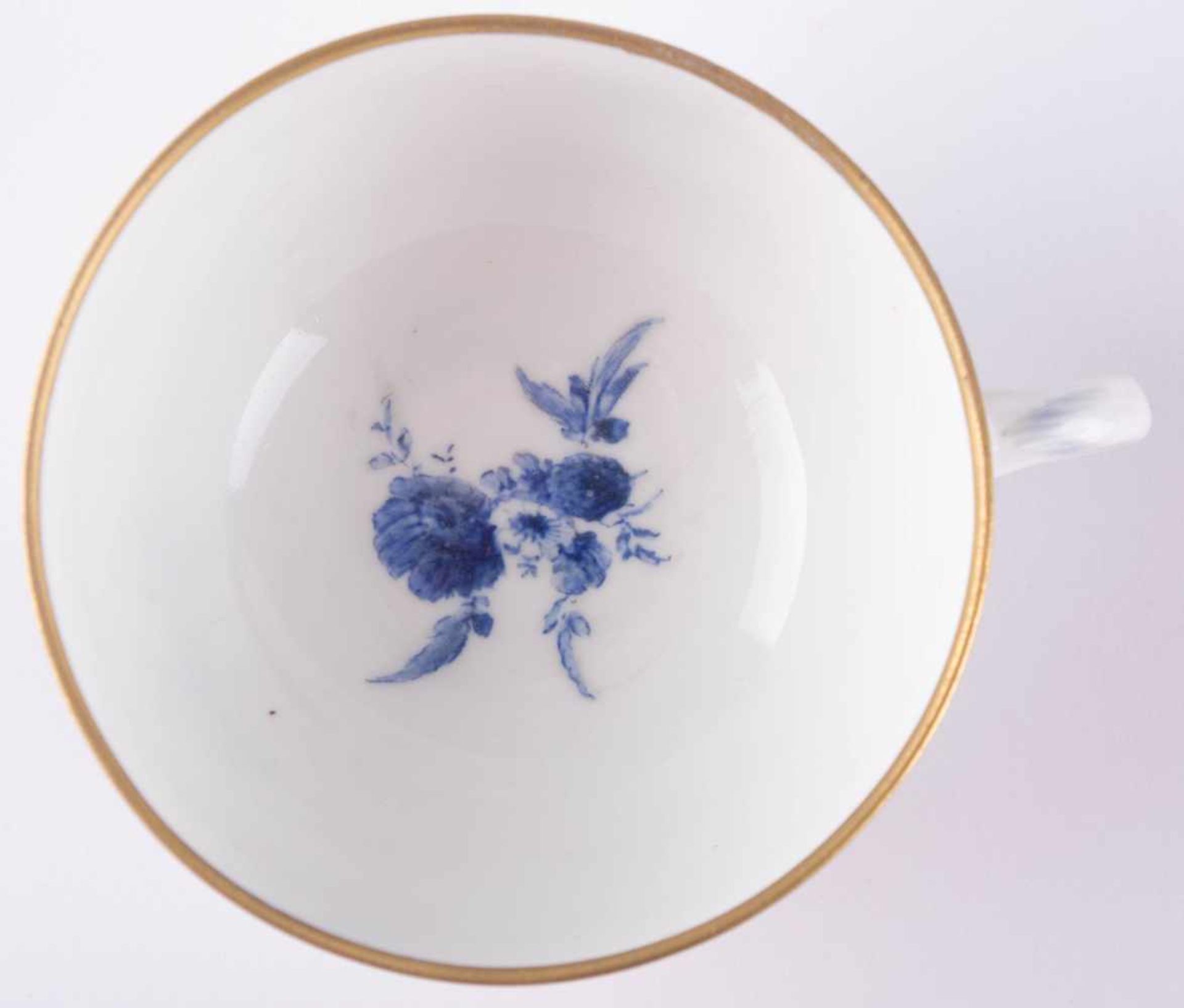 Tasse Meissen um 1751 / Cup, Meissen about 1751 farbig und goldstaffiert, in blau deutsche Blumen - Bild 6 aus 7