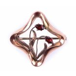 Jugendstilbrosche Double mit Granat, 2,7 cm x 2,7 cm Gesamtgewicht ca. 2,2 g Art Nouveau brooch