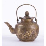 Teekanne China Bronze, unterm Stand 6 Zeichenmarke, Deckelbekrönung mit Lotusblüte, H: 15 cm Tea pot