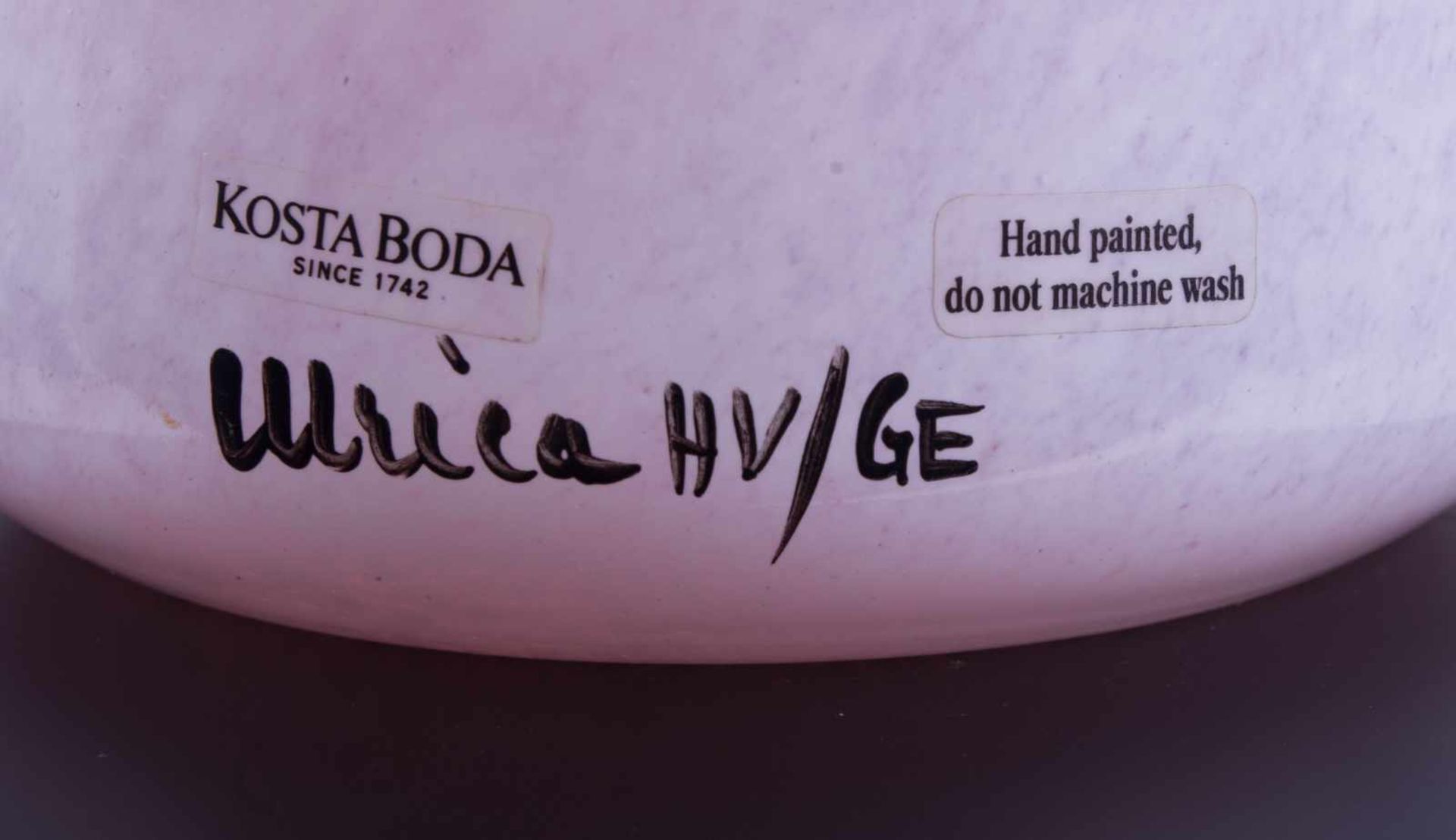 Kosta Boda OPEN MINDS Vase Ulrica Hydman-Vallien rosa, farbig staffiert, signiert, H: 36 cm, Kosta - Image 4 of 5