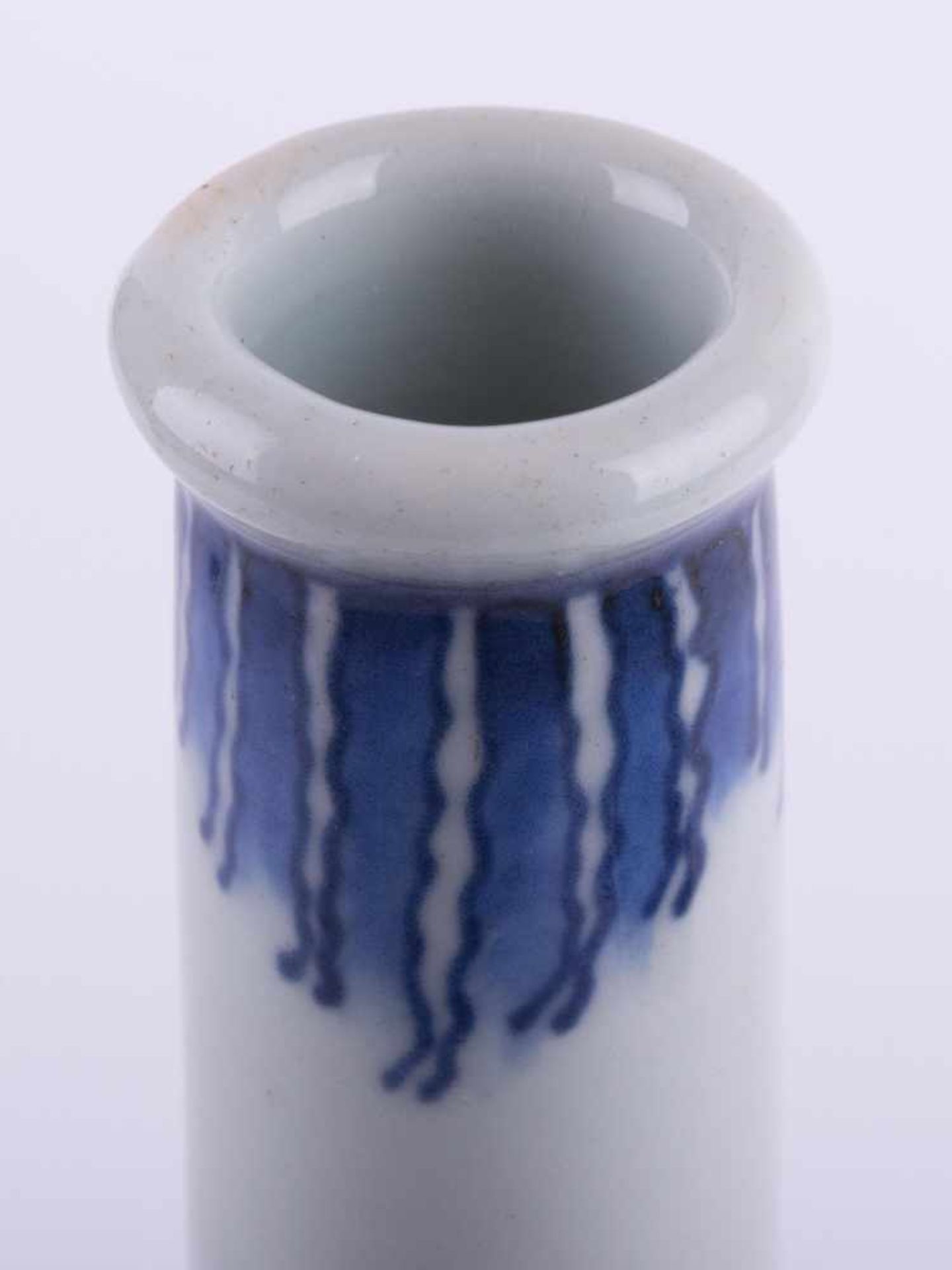 Vase China 19. Jhd. unterglasurblau bemalt, H: 27,8 cm Vase, China 19th century blue and white - Bild 6 aus 6