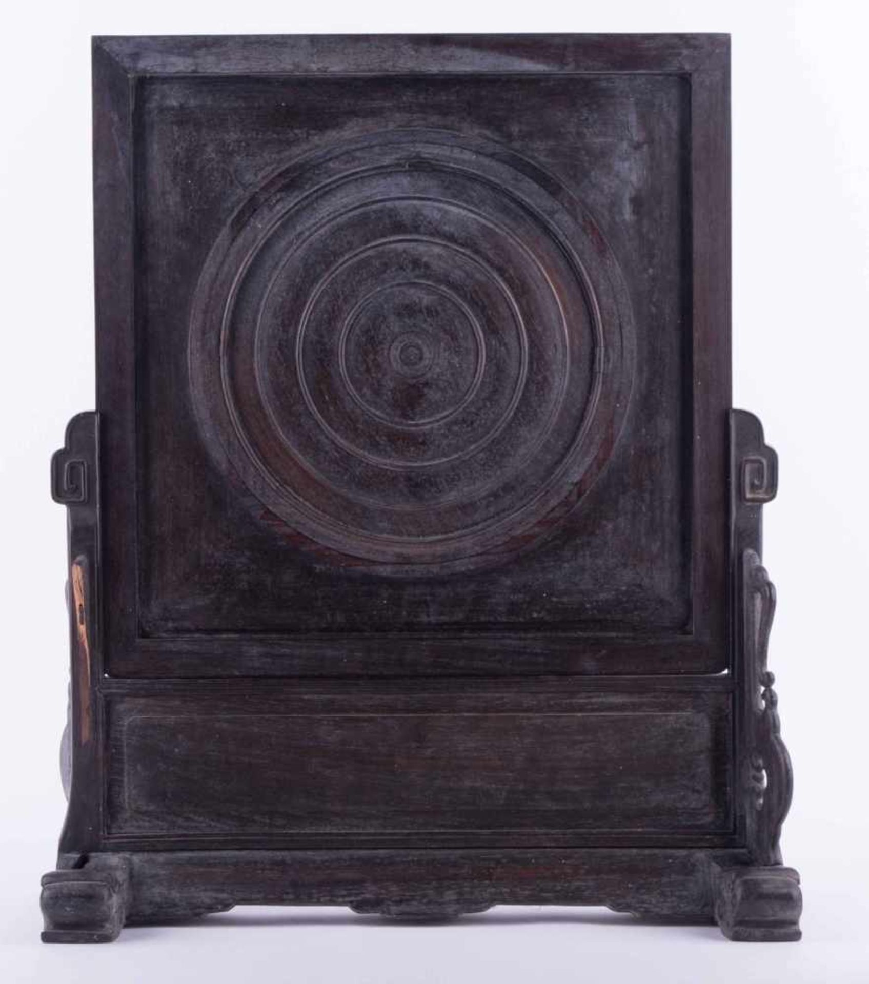 Stellschirm China 19. Jhd, runde Marmor oder Jadeitscheibe, Ø ca. 27,5 cm, signiert, Gestell etwas - Bild 5 aus 6