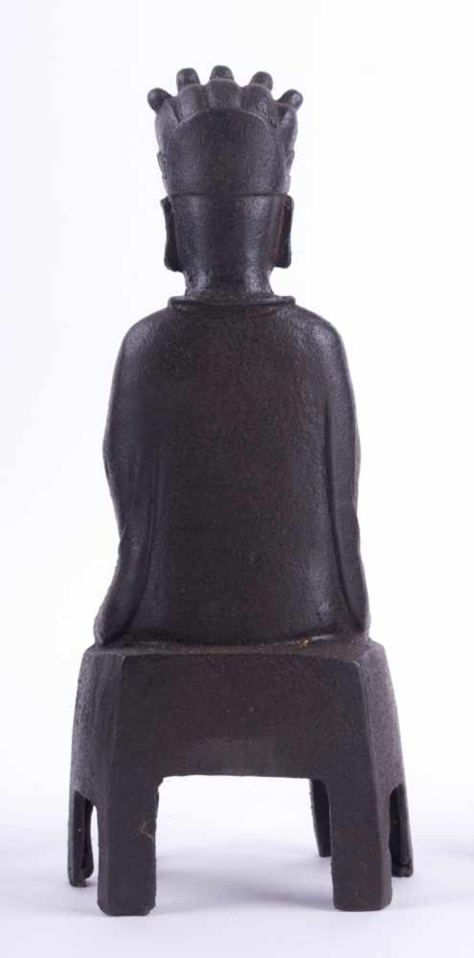 Buddha im Mingstil 19. Jhd. Eisen, H: 32,5 cm Buddha Ming style, 19th century iron, height: 32,5 cm - Bild 3 aus 4