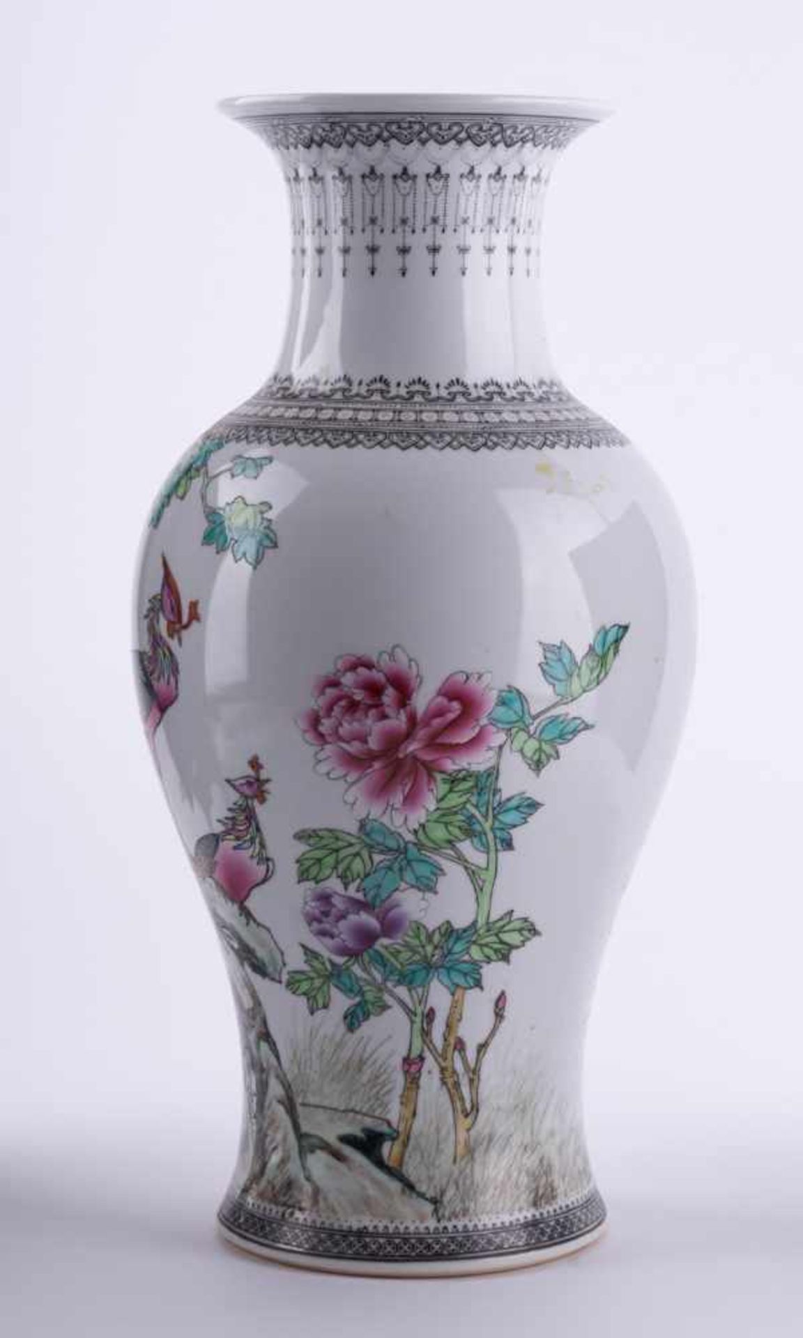 Vase China Republikzeit farbig staffiert mit floralem- und Pfauendekor, unterm Stand rote - Bild 2 aus 6