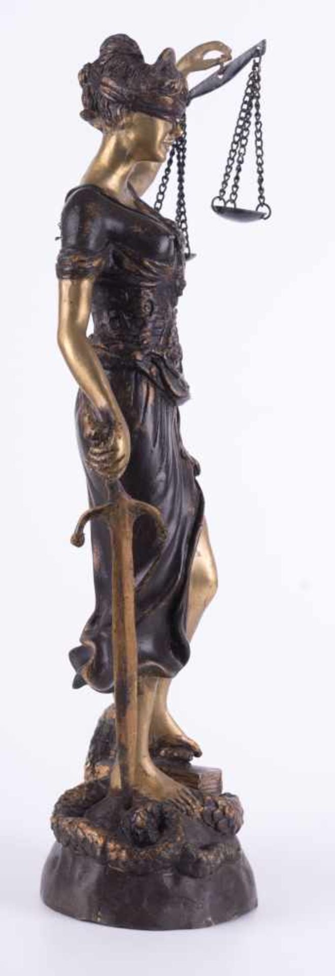 anonymer Künstler 20. jhd. "Justizia" Skulptur-Volumen, Bronze, H: 43 cm anonymous artist of the - Image 2 of 4