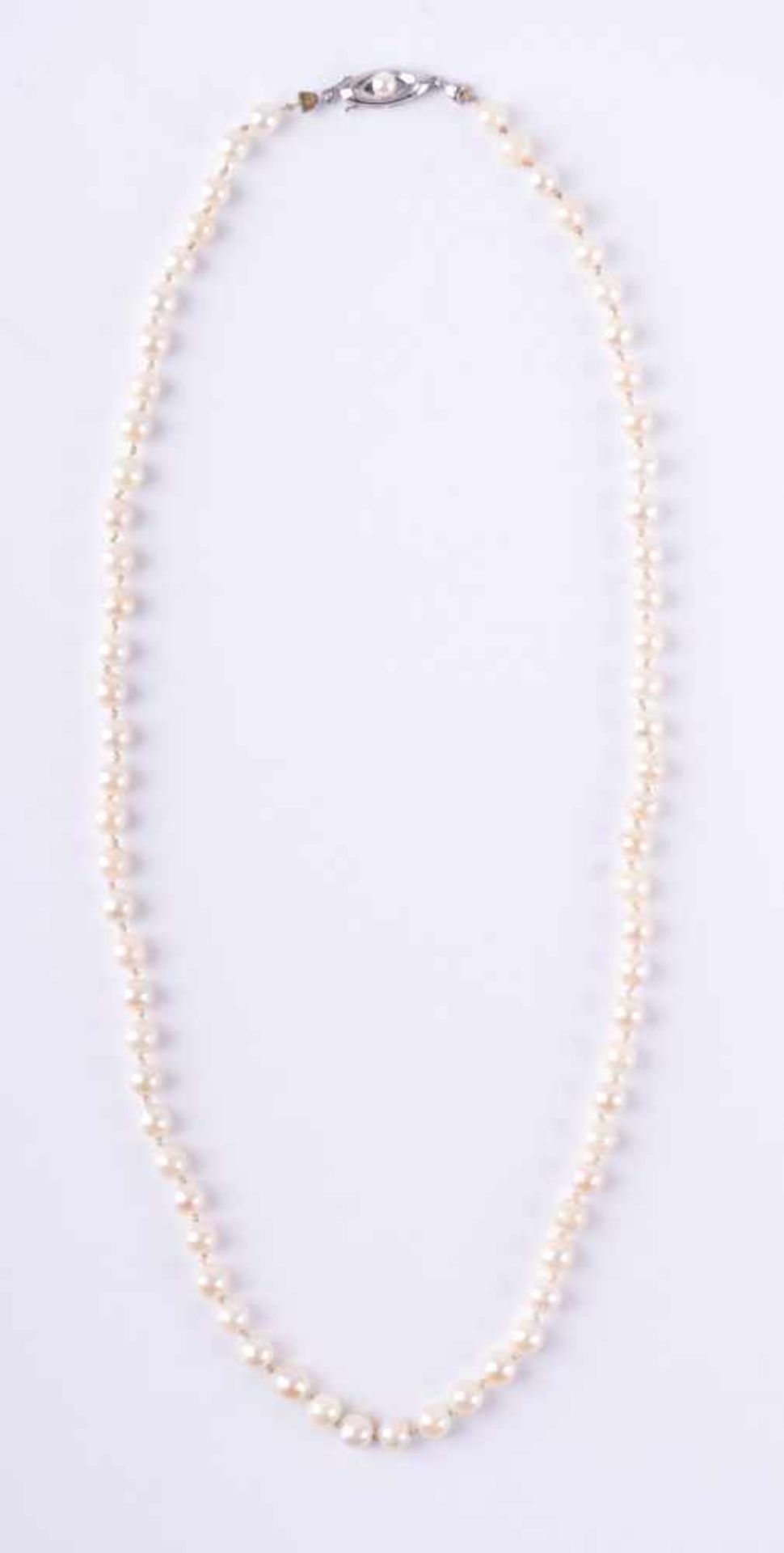 Perlenkette um 1940 Verschluss WG/GG 585/000 mit Perle besetzt, L: 50 cm, Pearl necklace about