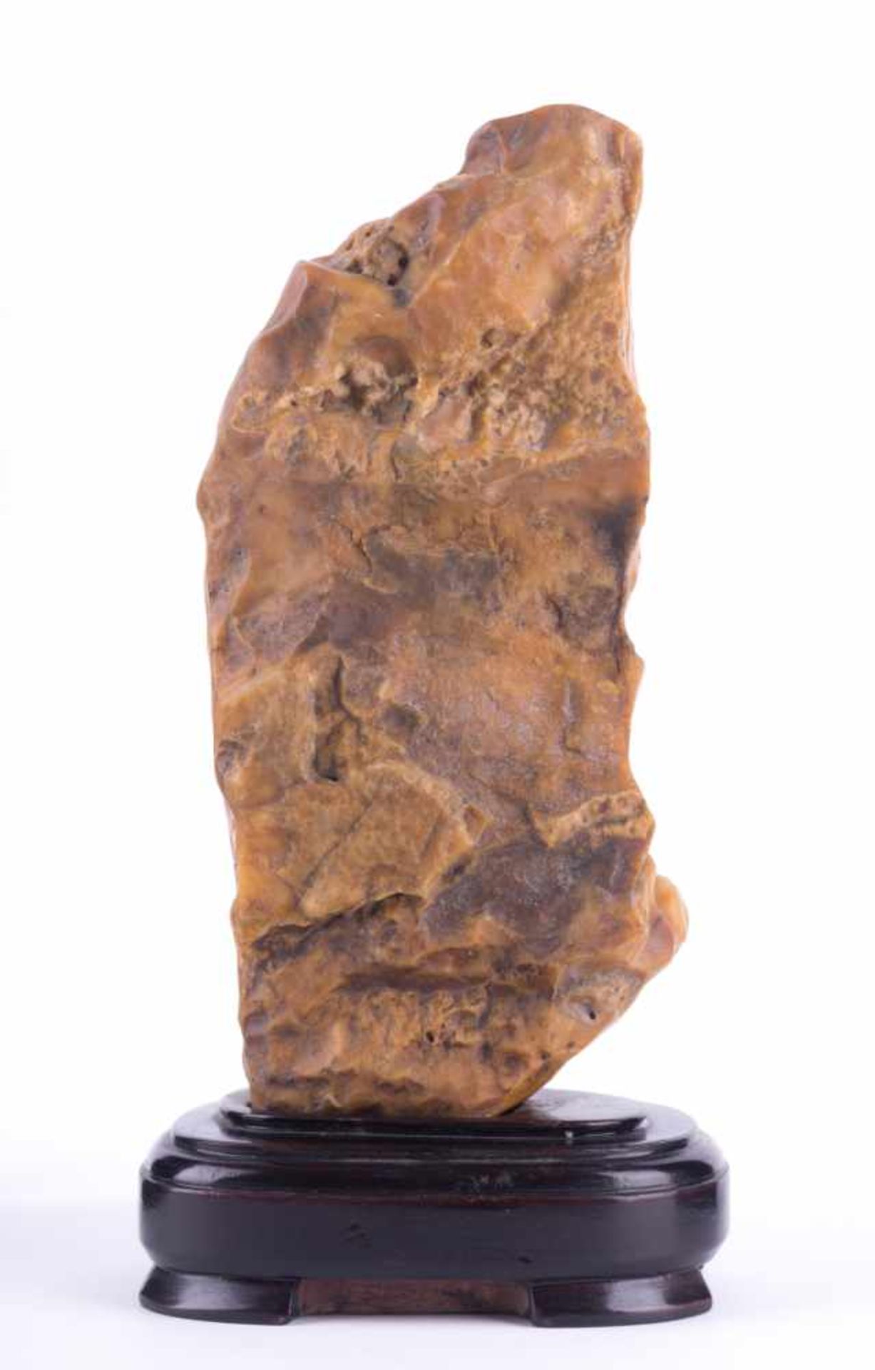 Stein eines Gelehrten China 19. Jhd gelber Stein auf Postament stehend, Gesamthöhe ca. 30 cm Stone