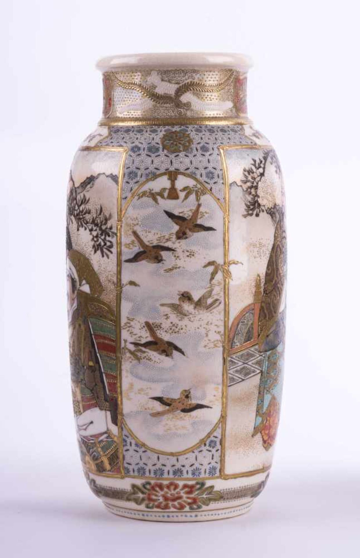 Satsuma Vase, Japan 2. Hälfte 19. Jhd. äußerst feine Bemalung, gold- und farbstaffiert, - Bild 2 aus 6