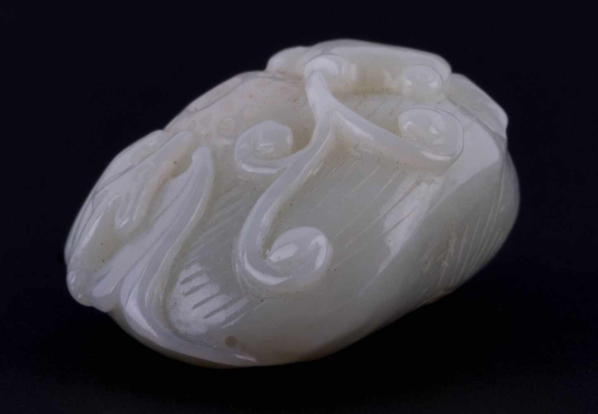 Pinselhalter China 20. Jhd. Jade, fein beschnitzt mit Fischdekor, ca. 3 cm x 4 cm x 6 cm Brush - Bild 5 aus 6