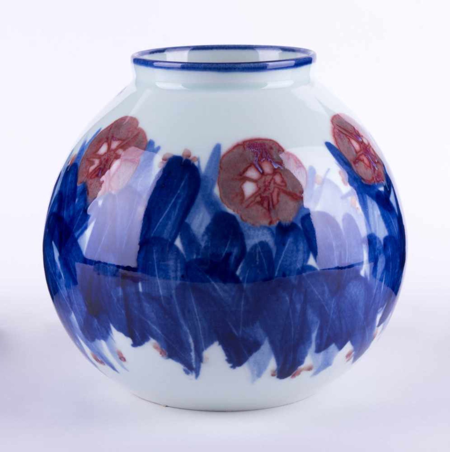 Vase China 20. Jhd. Mao- Zeit bemalt mit floralem Dekor, am Hals mit Gedicht und Datumsangabe,