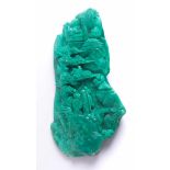 Hetian Jade-Schnitzerei China um 1900 grün gefärbt, mit feiner Schnitzerei im Landschaftsdekor,