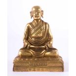 Figur eines Lama Tibet ca. 18. Jhd., feuervergoldete Bronze gegossen, fein graviert, gemarkt, H: