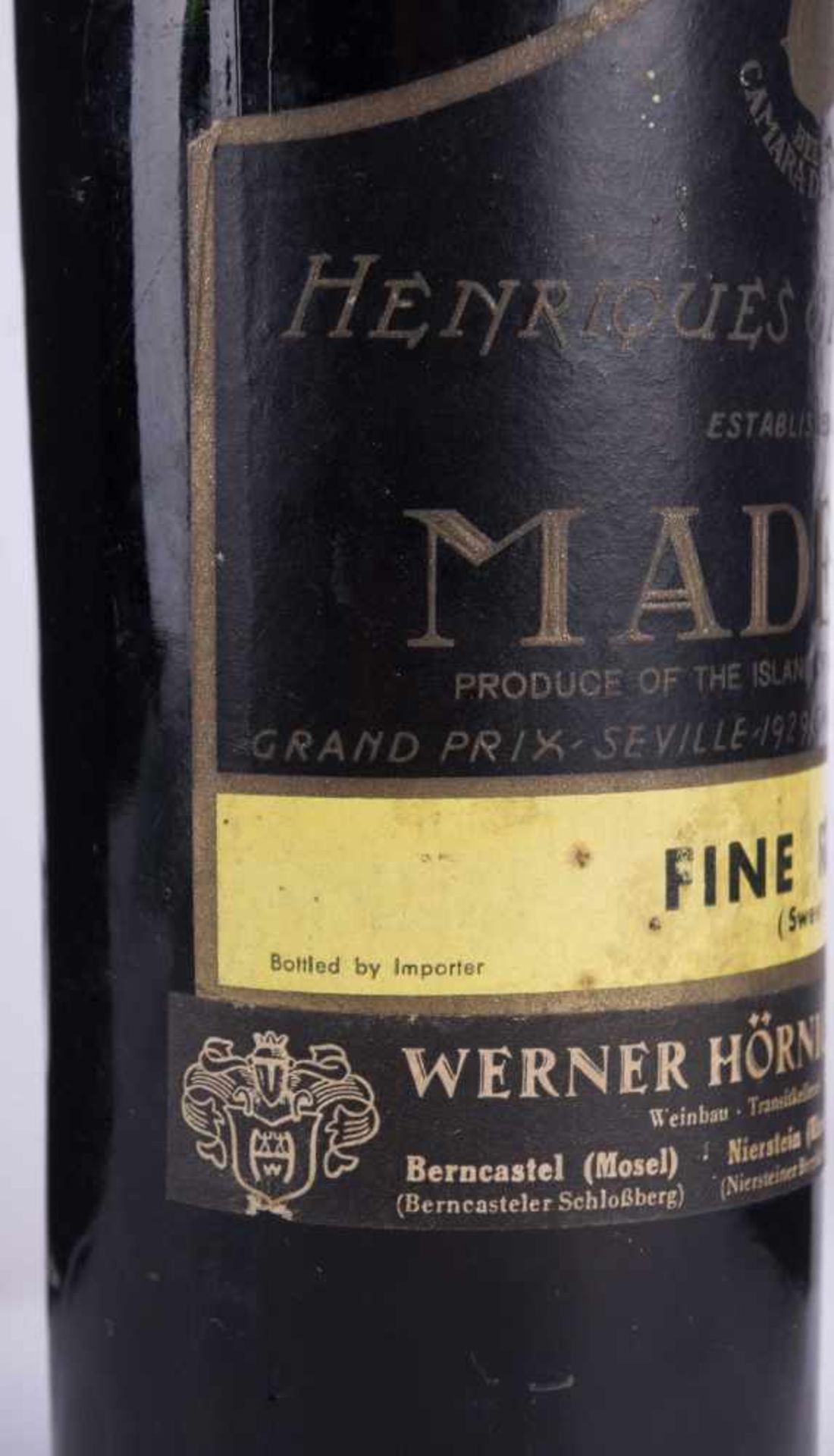 Madeira Wein um 1960 Füllstand normal, Etikett etwas fleckig, 0,7 l Madeira wine around 1960 Fill - Image 3 of 4