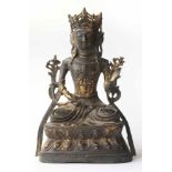 Figur des Sitatara, Tibeto-Chinesisch Ming Periode Stil Bronze, mit Resten alter Vergoldung,