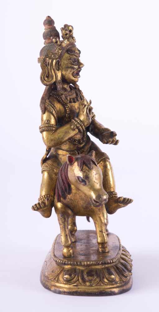 Damcan Sinotibetisch 18./19. Jhd. feuervergoldete Bronze mit resten alter Fassung, Der - Image 2 of 4