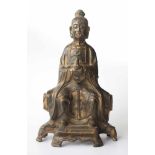 Buddha China Bronze, Reste alter Vergoldung, hinten 6 Zeichen Marke, H: 23,7 cm Buddha China Bronze,