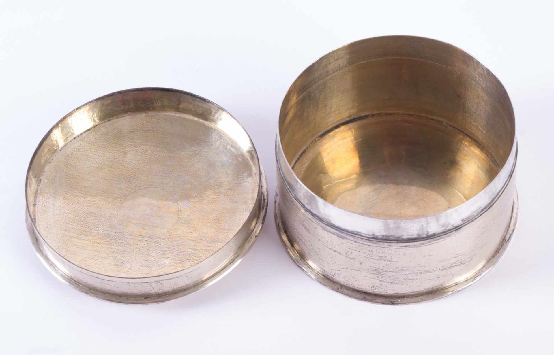 Silberdose Chinaunterm Stand gestempelt, H: 6 cm, Ø 9,5 cm, Gewicht: ca. 220 gSilver tin - Image 3 of 4