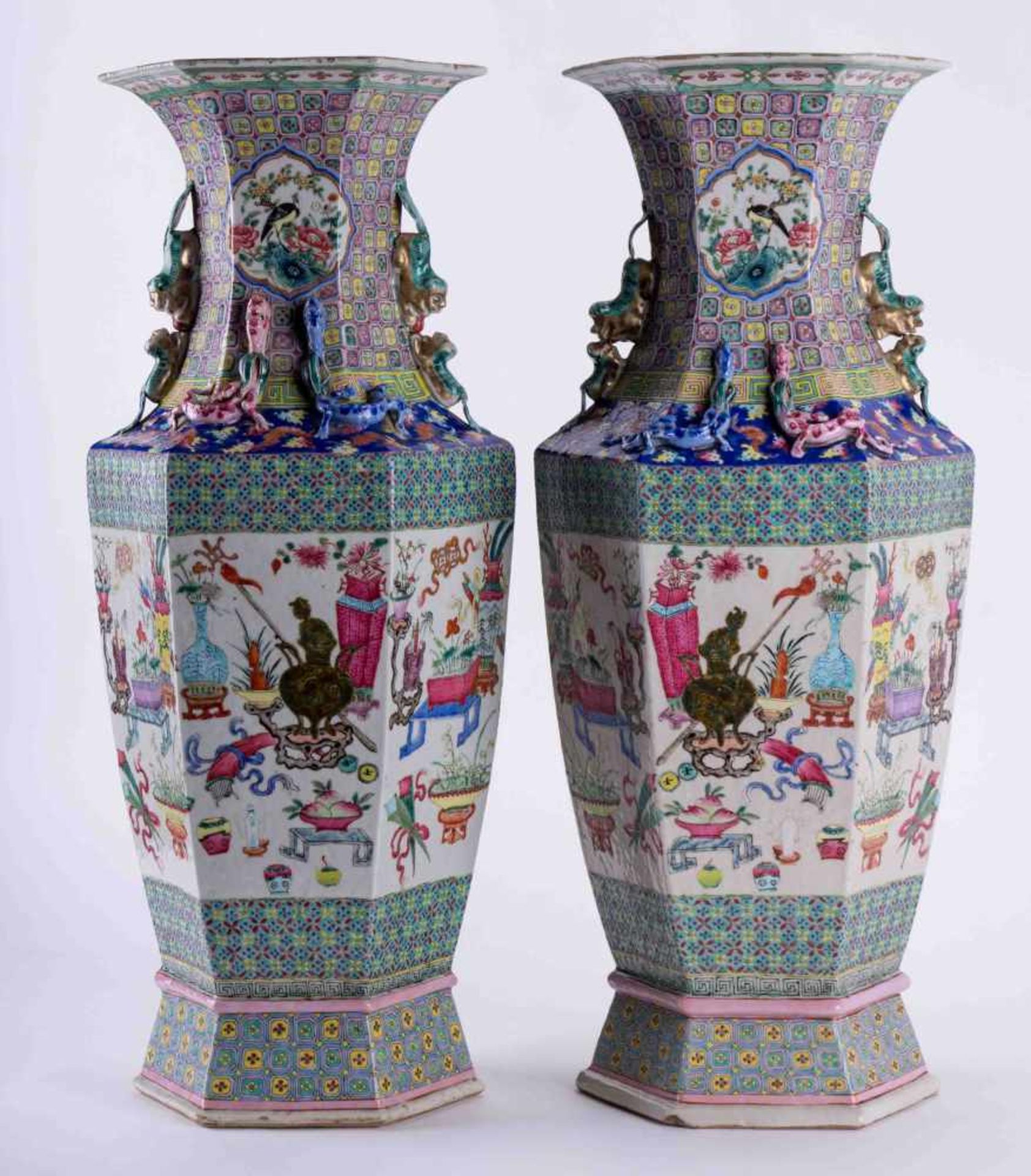 Paar prächtige Palastvasen China 18./19. Jhd. / Pair of splendid palace vases, China 18th/19th