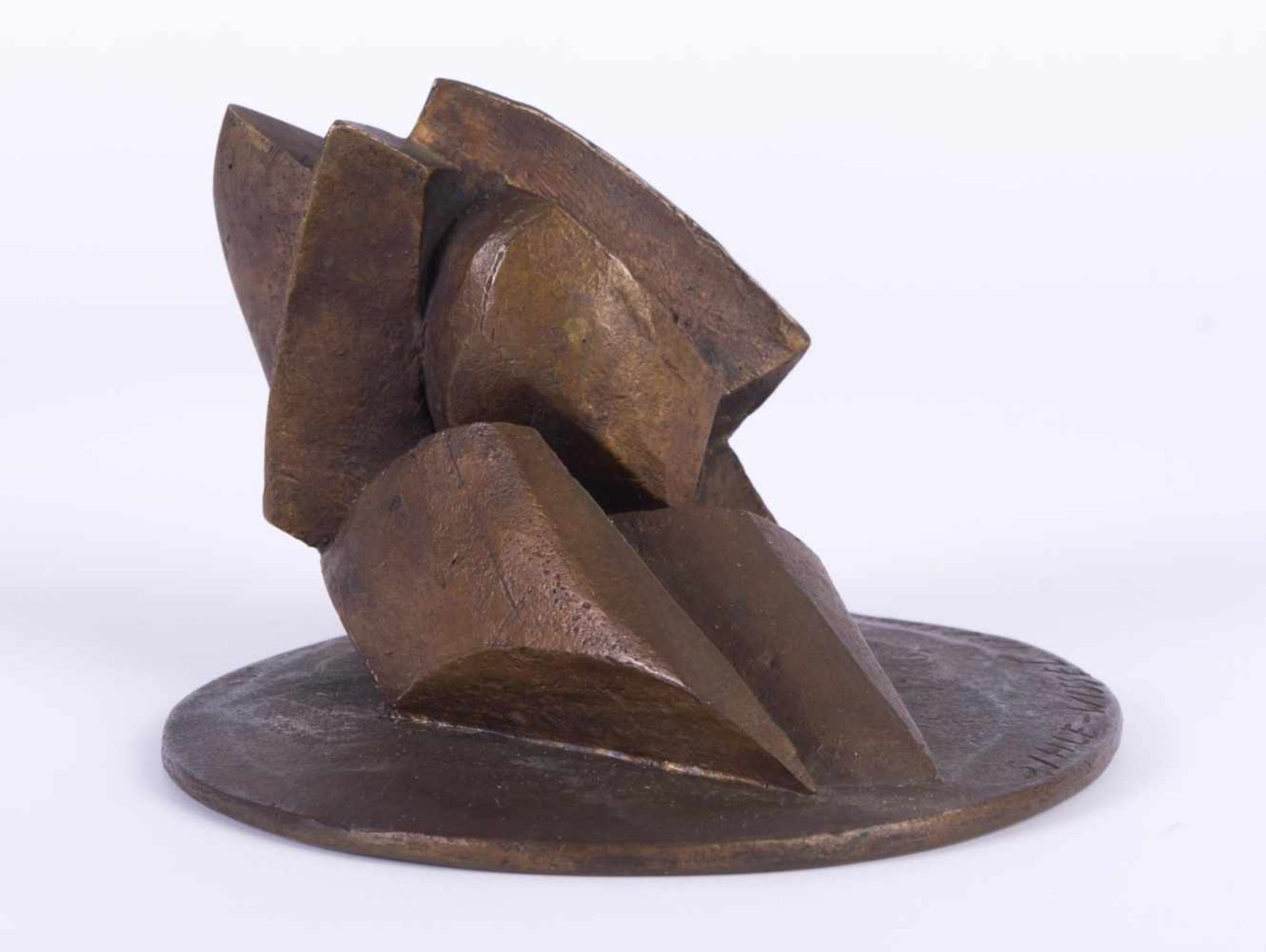 Manfred SIHLE-WISSEL (1934)"Figur"Skulptur-Volumen, Bronze, H: 8,2 cm, Ø 12 cm,braune Patina, am