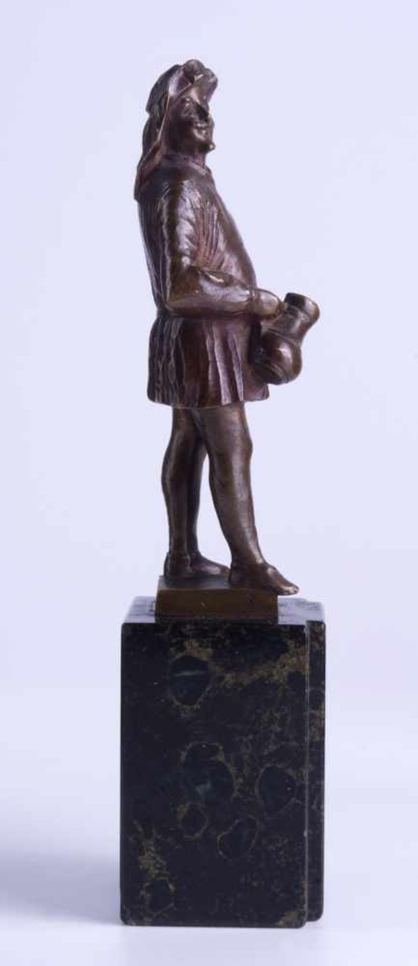 Ernst BECK (1879-1941)"Der Trinker"Skulptur-Volumen, Bronze, Gesamthöhe 18,5 cm,in der Plinthe - Image 4 of 5