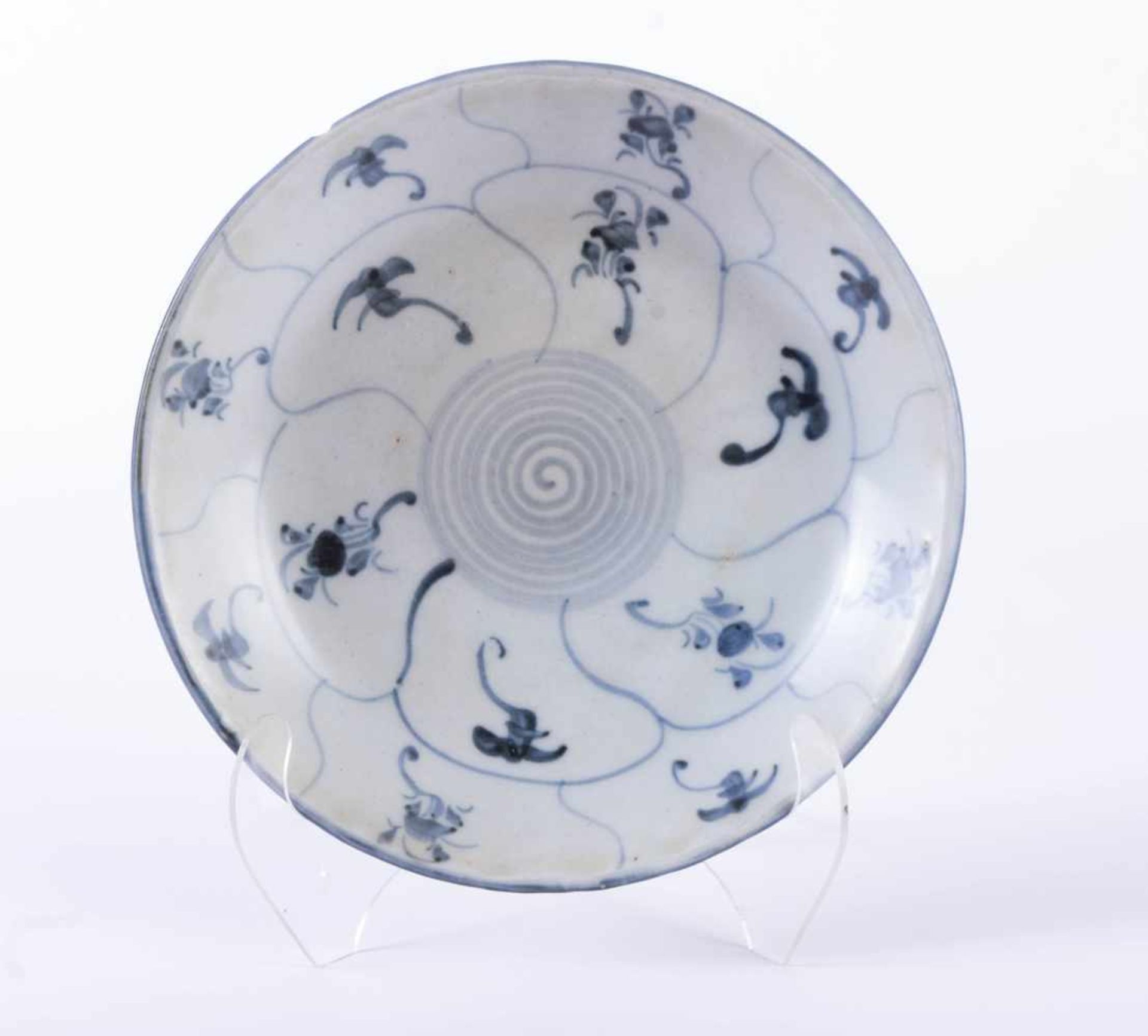 Teller China 18. Jhd.blau staffiert, unterm Stand gemarkt, Ø18 cmPlate China 18th centurypainted