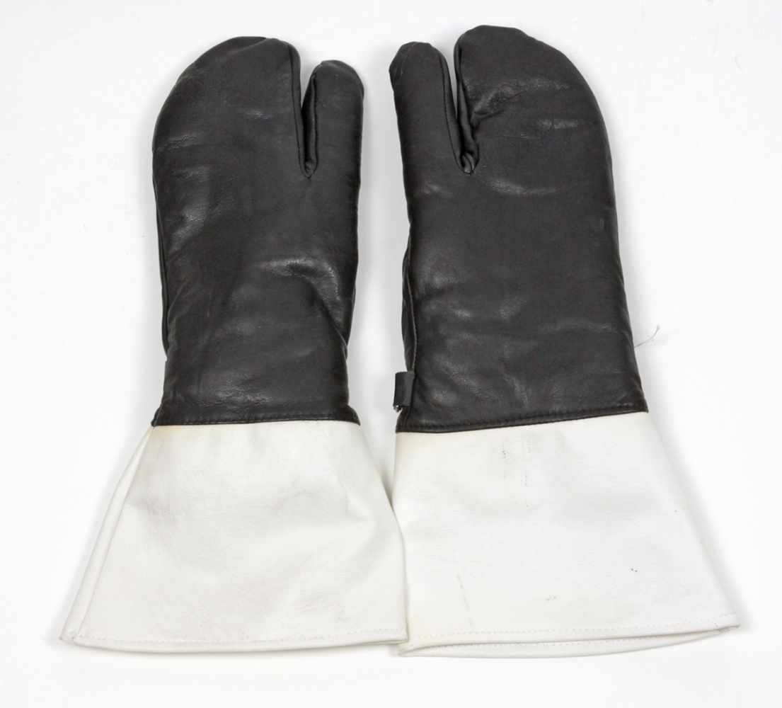 Polizeihandschuhe dreifingrig aus schwarzem Leder mit Schafwoll Fütterung sowie weißem