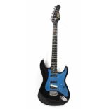 E- Gitarre asymmetrischer geschwungener schwarz lackierter Korpus, blaumetallic- farbenes