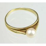 Akoya Perl Ring - GG 585 in Gelbgold 585 (14 Karat) gearbeitet u. punziert sowie Designer *HD* in