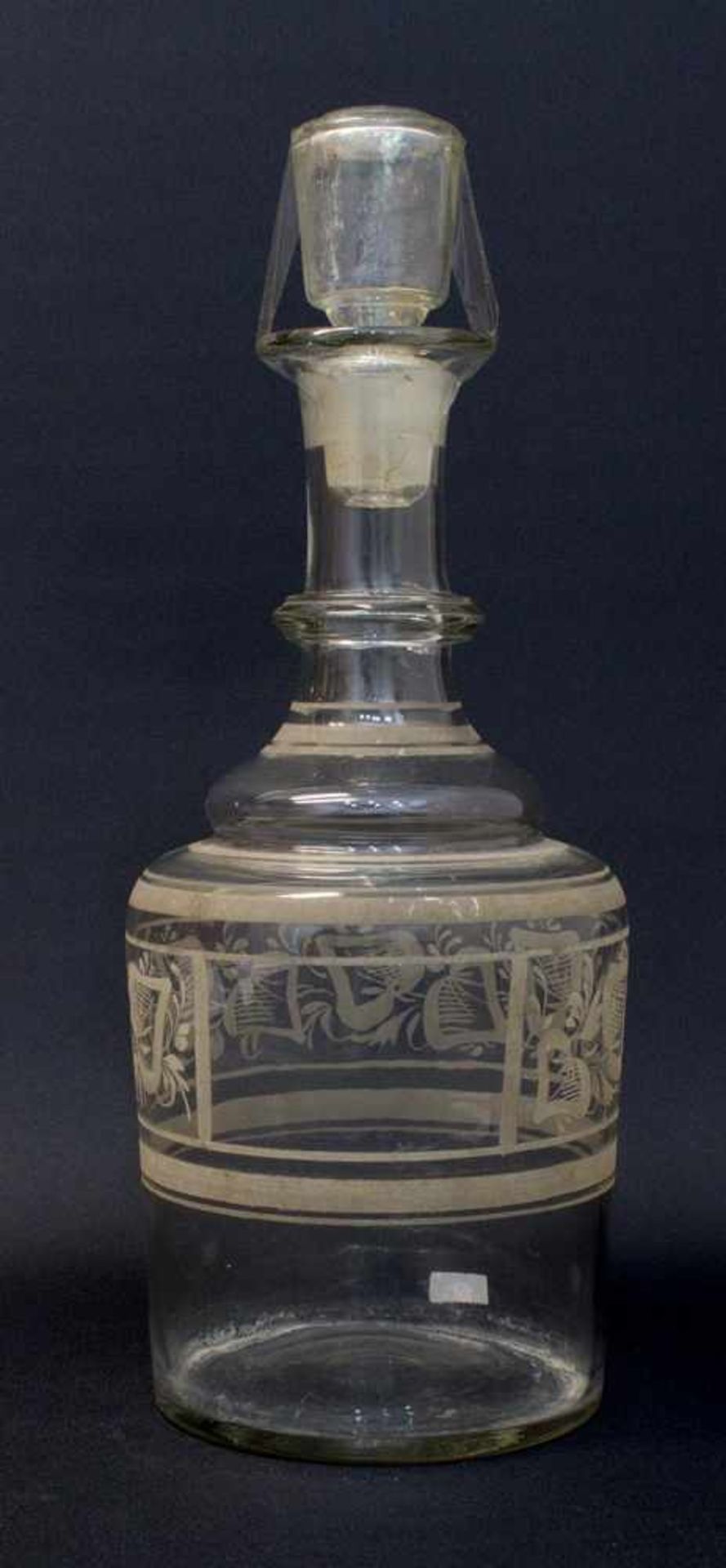 Biedermeier - Weinkaraffe um 1860, Klarglas mundgeblasen mit Wulstring, geätzter umlaufender