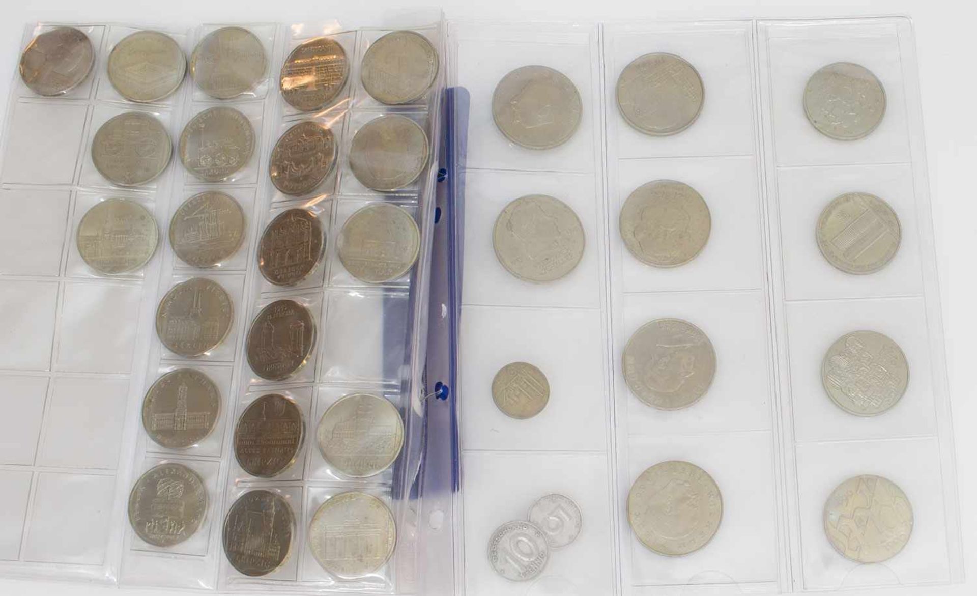 Lot DDR Gedenkmünzen 20 x 5 Mark, 4 x 10 Mark, 6 x 20 Mark, 5, 10 u. 50 Pfennig - Bild 2 aus 2
