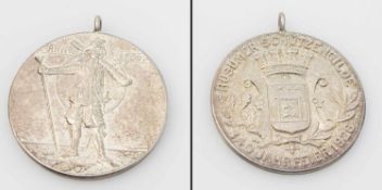 Schützenmedaile "Husumer Schützengilde - 340 Jahrfeier 1926", an Öse, 950er Silber