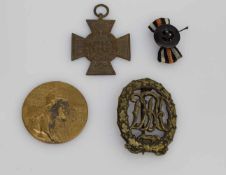 Ordenskonvolut I. WK, Centenarmedaille (Öse fehlt),Kriegsteilnehmerkreuz ohne Schwerter (Herst.