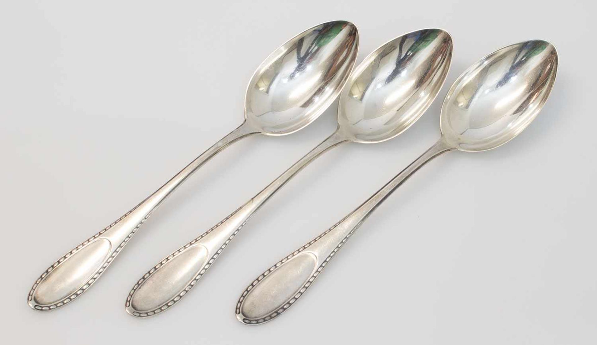 3 Esslöffel 800er Silber, 99,2 g, unbekannte Meistermarke, L. 19 cm