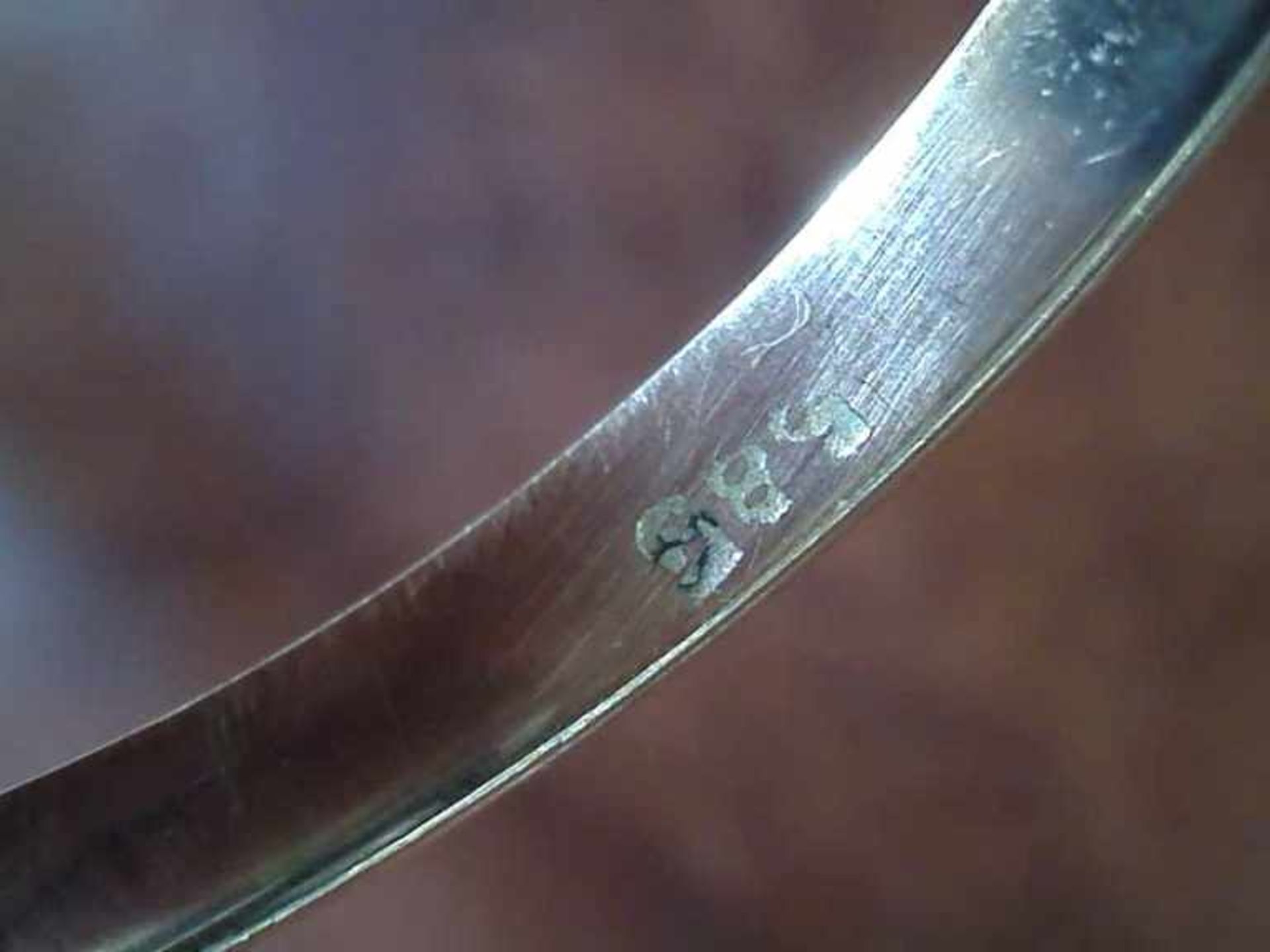 Damenring 585er GG/WG, 2,9 g, eckiger Ringkopf mit einem gefassten Altschliffbrillanten (ca. 1,00 - Image 2 of 2